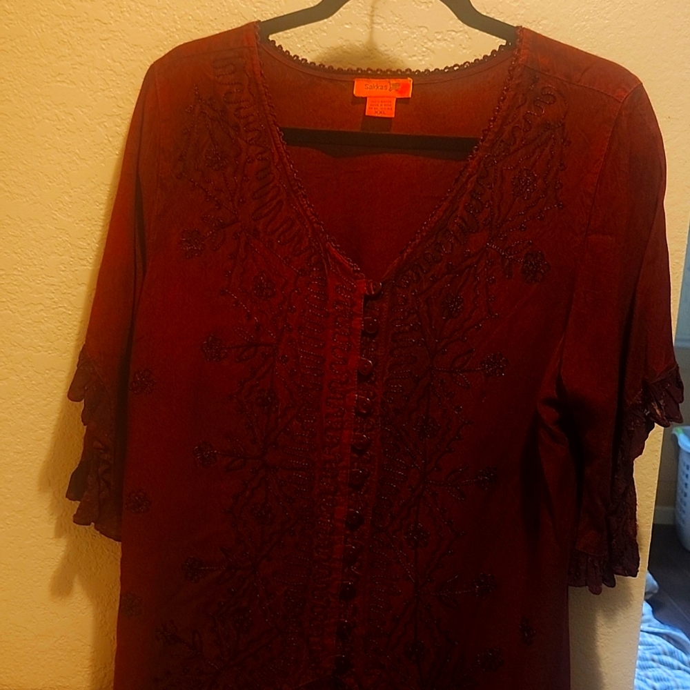 Sakkas women's top.     Box 15